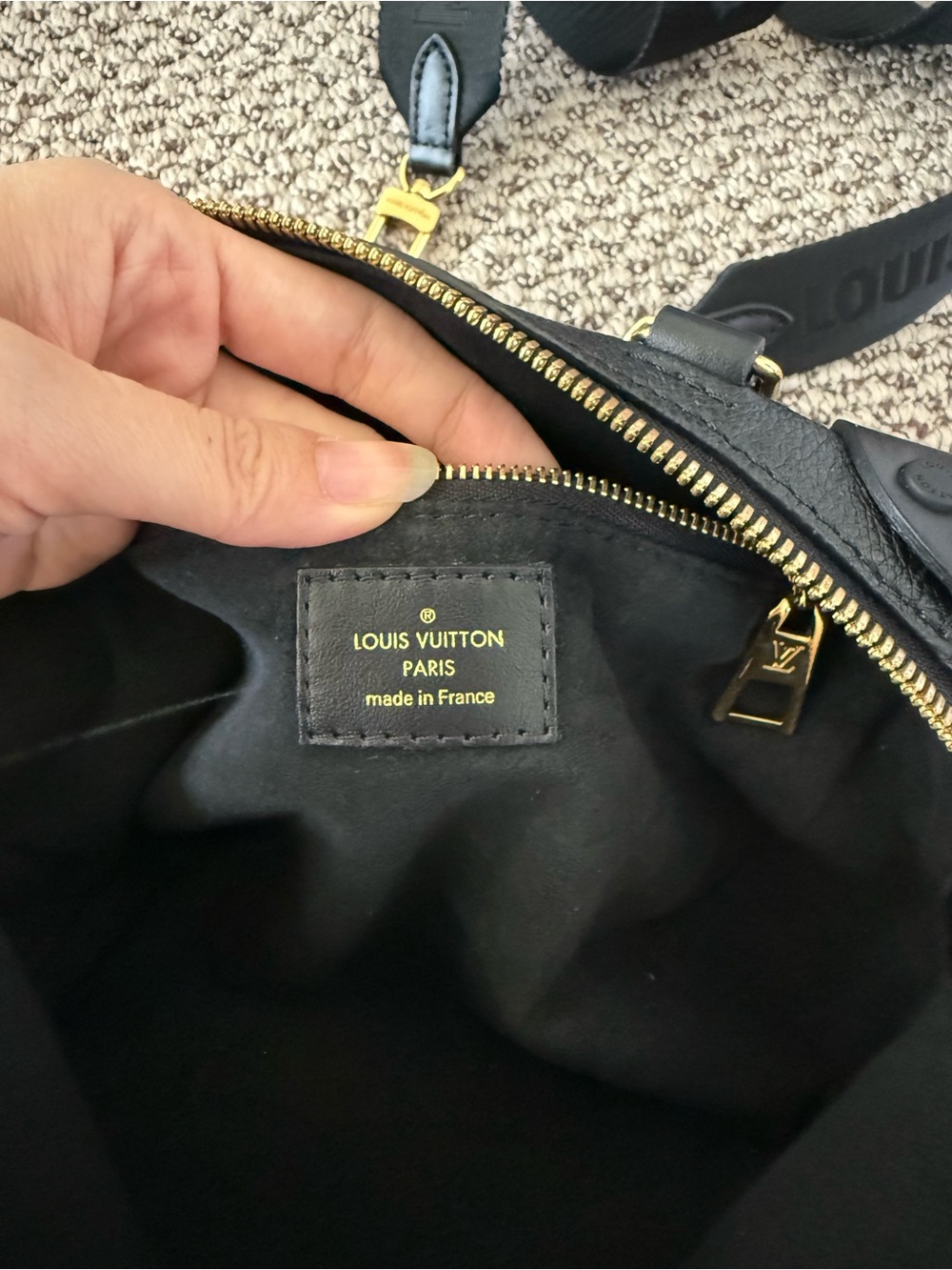 LOUIS VUITTON petite malle souple leather handbag - Picture 14 of 15